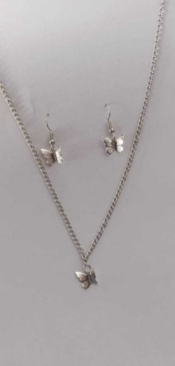 Beautiful Butterfly Necklace